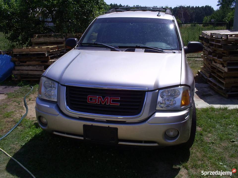 Srebrny GMC ENVOY