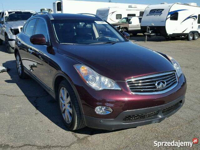 Bordowe Infiniti