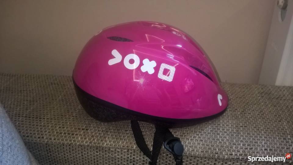 Różowy kask