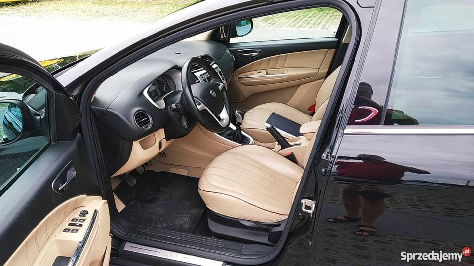 Lancia Delta wnętrze