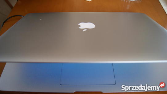 Jednym z najbardziej znanych ultrabooków jest MacBook