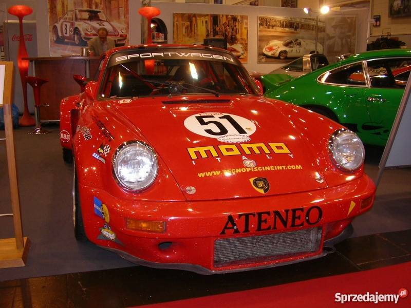 Czerwone Porsche 911