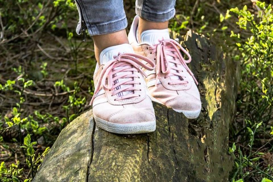 Sportowe ubrania na wiosnę - sneakersy, bokserki, bojówki, co jeszcze?
