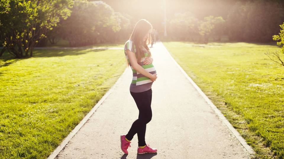 Jak Ubierać Się W Ciąży Praktyczne Wskazówki Modowe Dla Przyszłych Mam Sprzedajemypl 8611