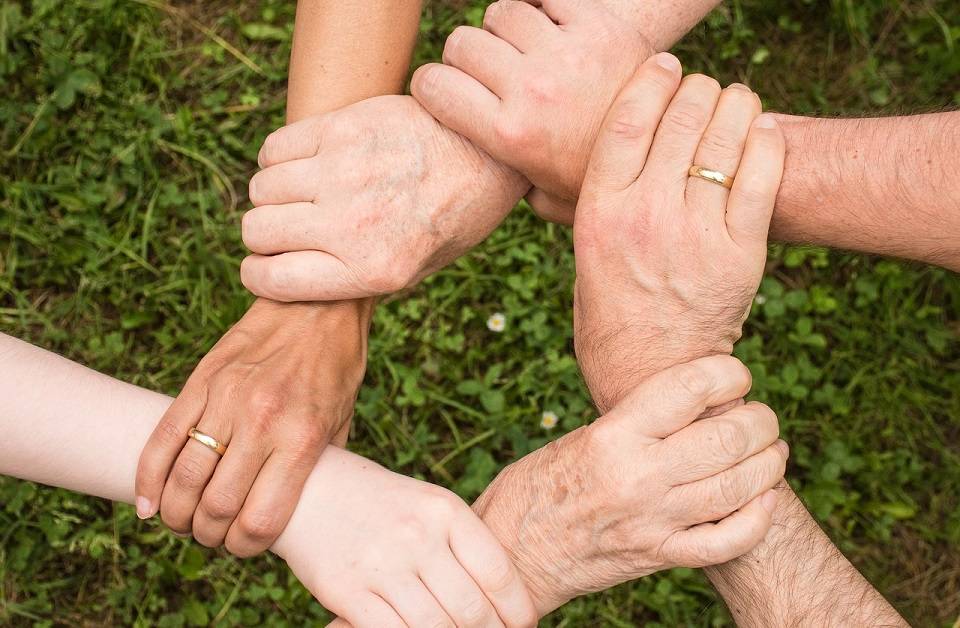 Jak zostać wolontariuszem? Gdzie szukać osób potrzebujących pomocy?