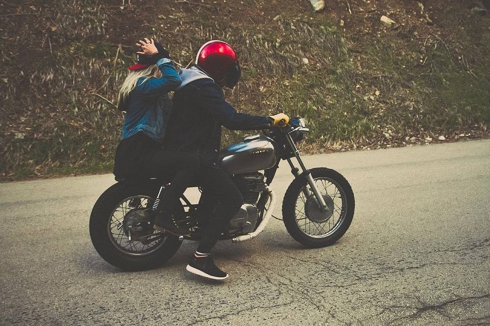 Motocykl dla początkujących – jak wybrać pierwszy w życiu jednoślad?