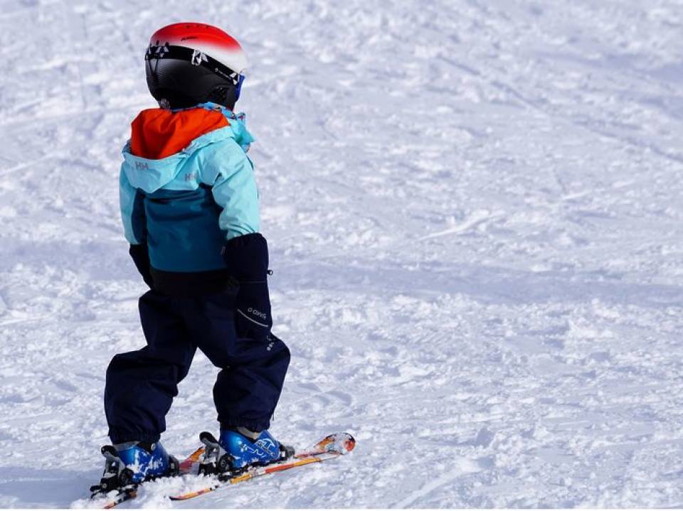 Ferie na nartach – jak przygotować dziecko do jazdy na nartach?
